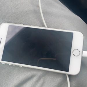 iPhone 7(like brand new!!)